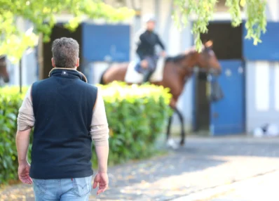 Cheval et manager pour métier manager d'écurie