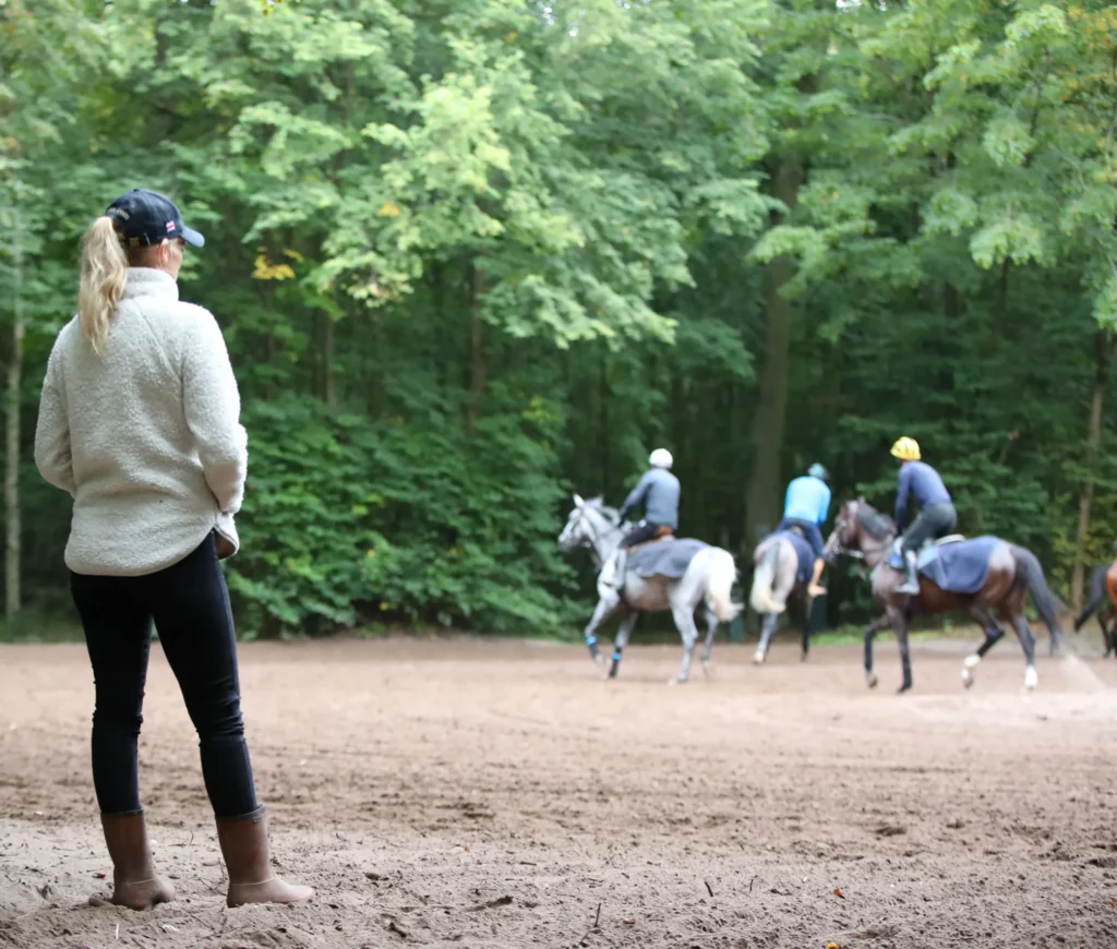 Cheval et manager pour métier manager d'écurie