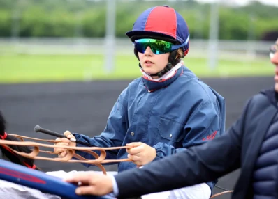 Driver pour métier cavalier d'entrainement de trot