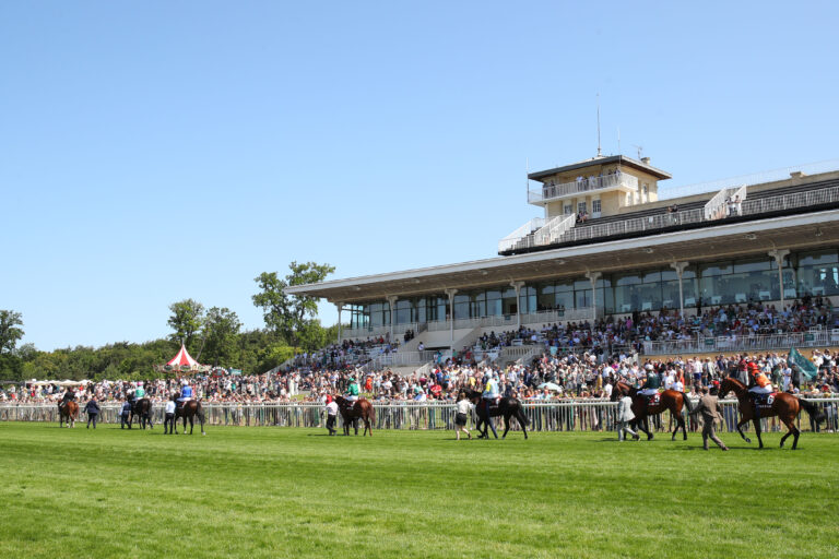 Hippodrome Chantilly jockey club chevaux