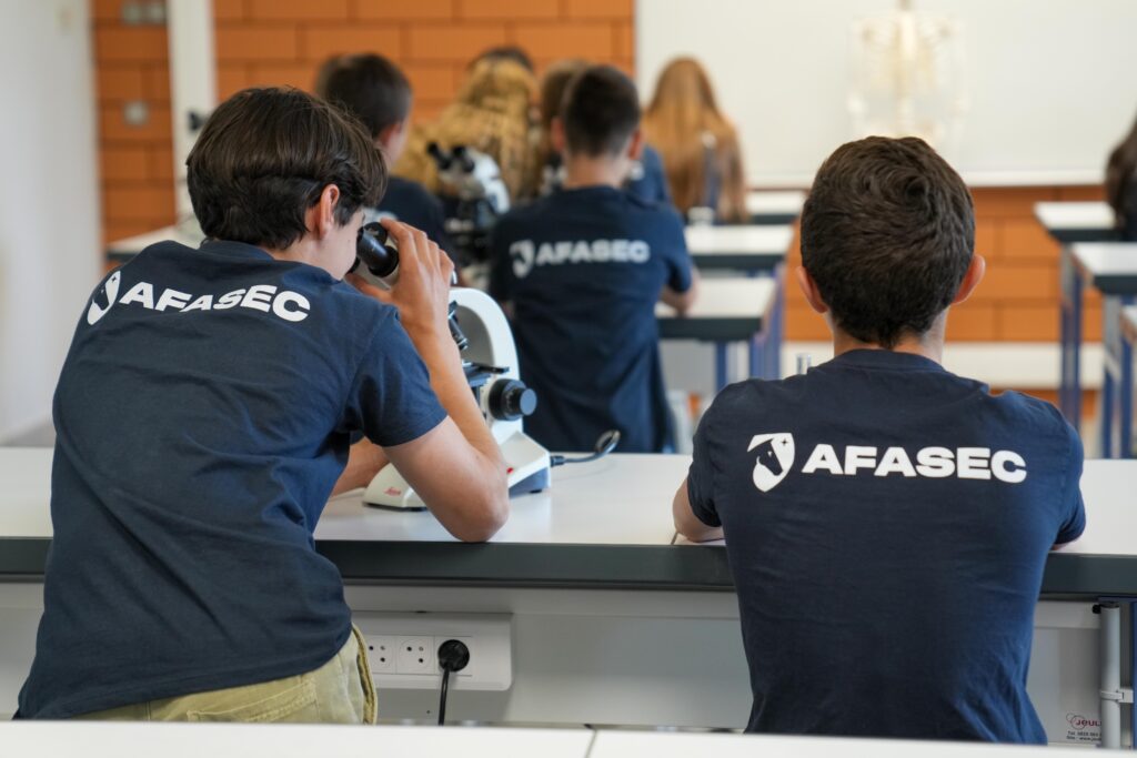 élèves en classe MDM